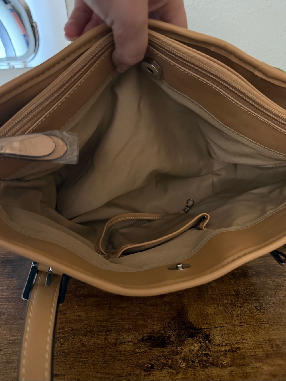 Giani Bernini Green & Tan Structured Tote Shoulder Bag - Picture 9 of 12